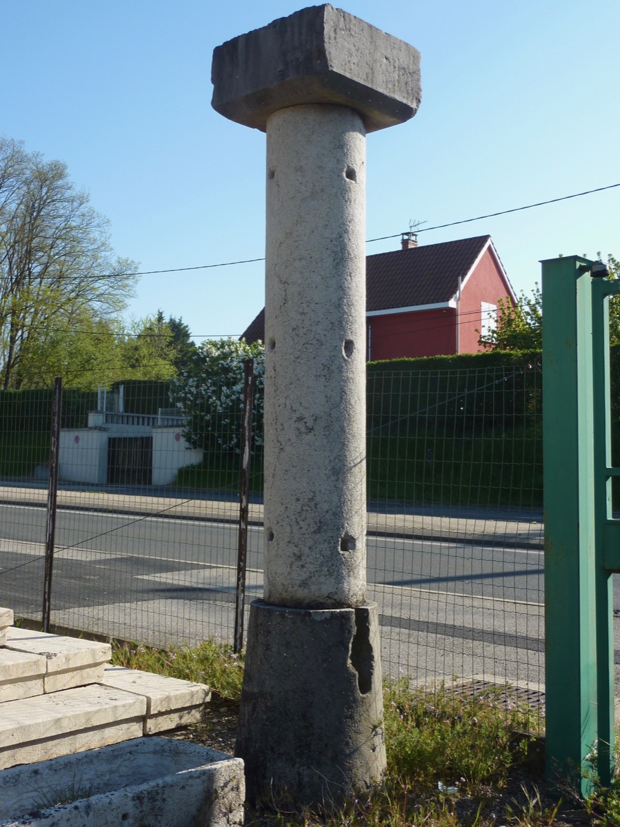 Antique column, Pillar  - Stone - Rustic country - XIXthC.
