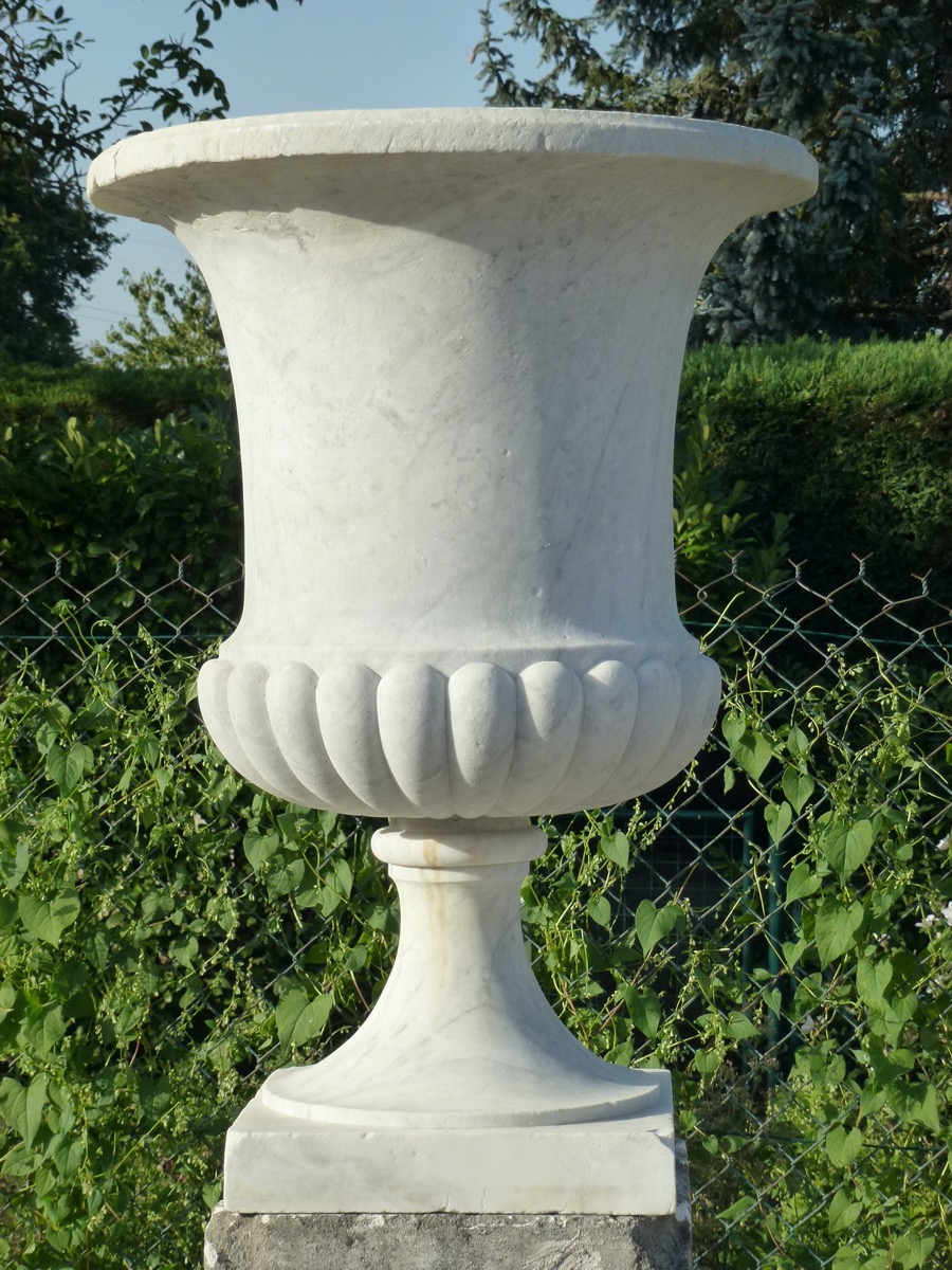 Antique urn