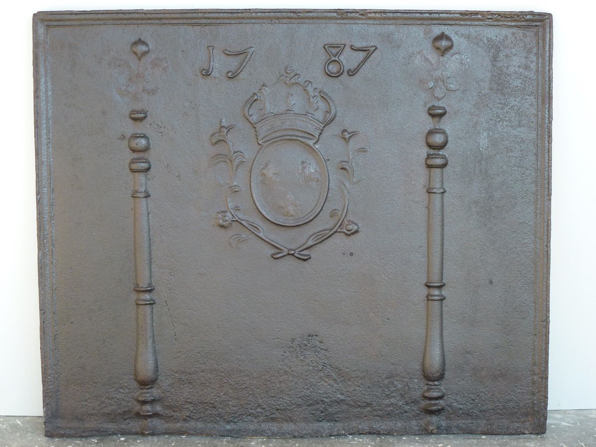 Antique fireback, Cast iron fire-back  - Cast iron - Louis XVI - XVIIIthC.
