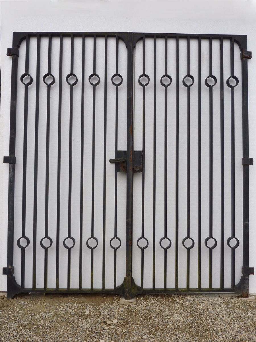 Antique gate, Gatepillar  - Wrought iron  - XXthC.