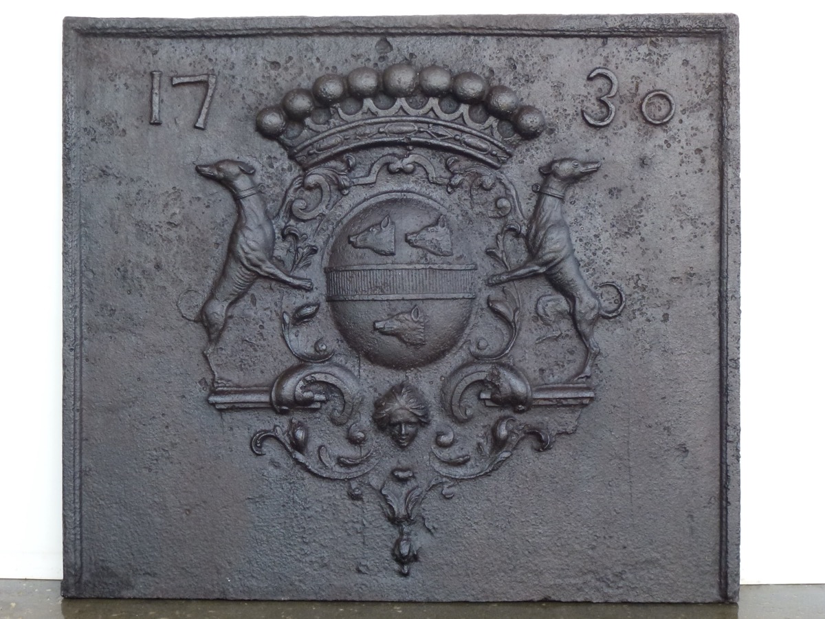 Antique fireback, Cast iron fire-back  - Cast iron - Louis XV - XVIIIth C.