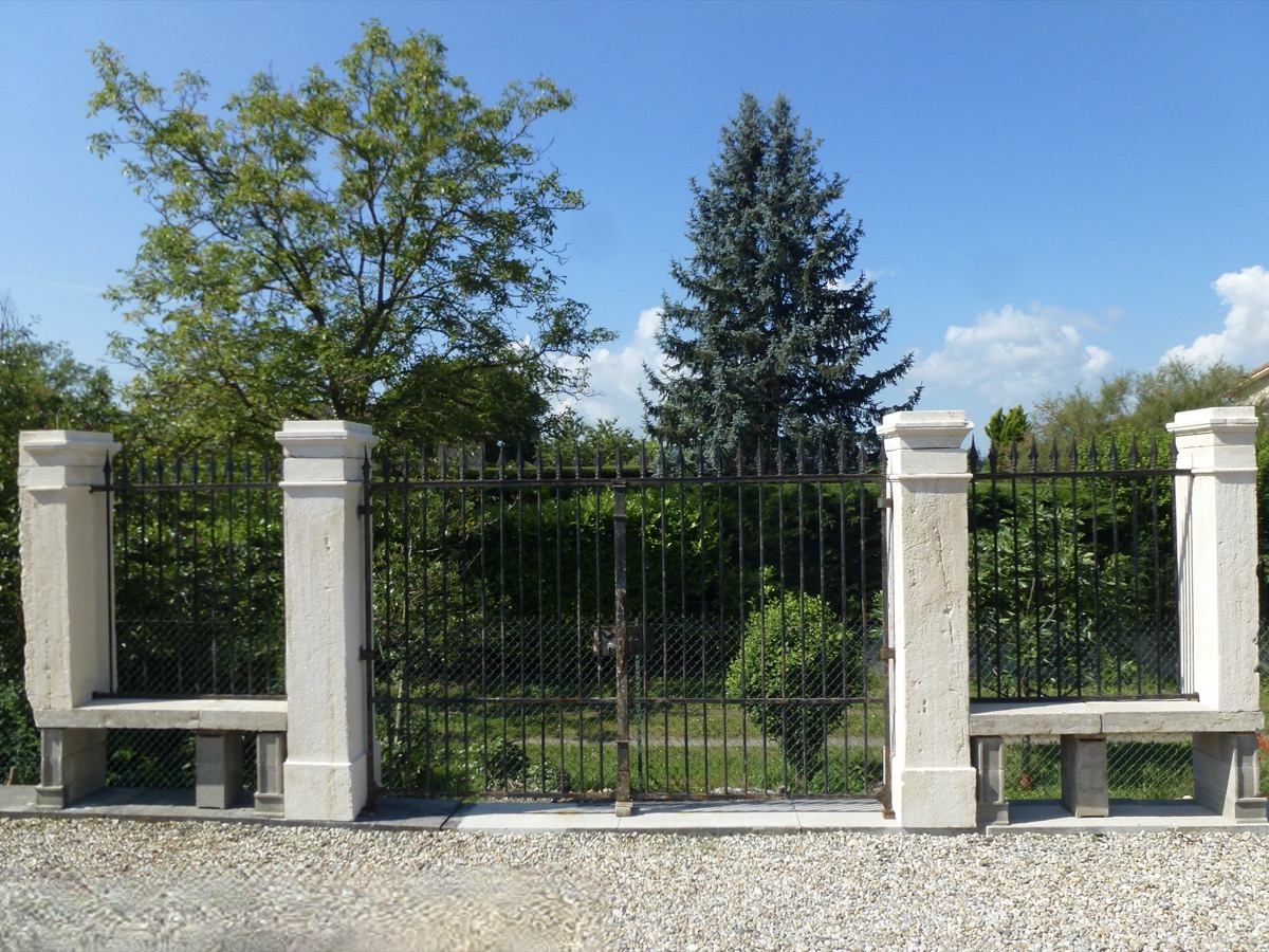 Antique gate, Gatepillar  - Wrought iron, stone - Directoire - XVIIIth C.