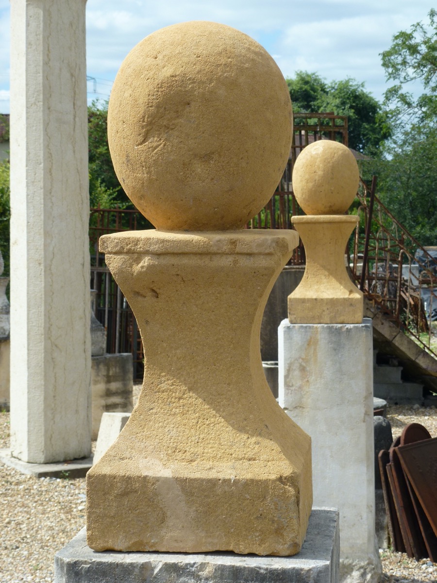 Antique pile caps  - Stone - Louis XVI - XVIIIth C.
