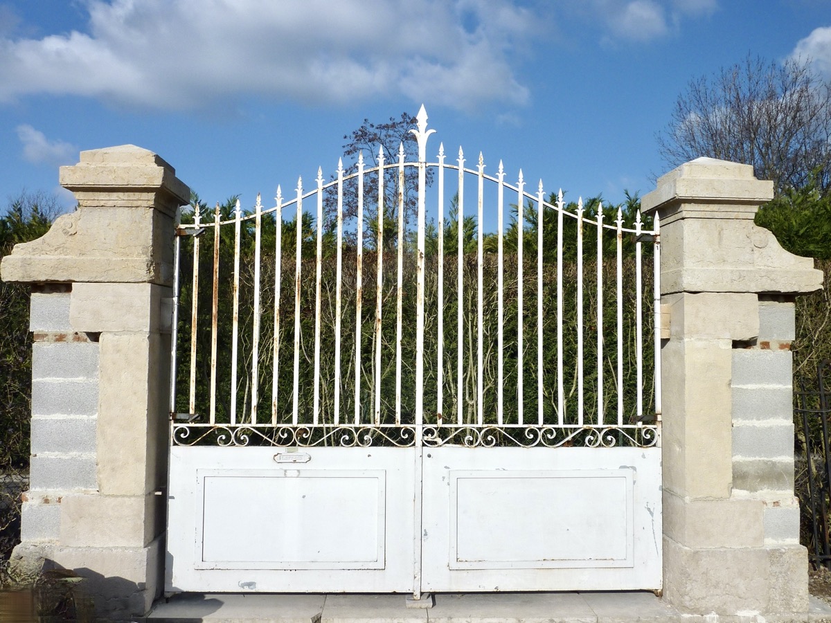 Antique gate, Gatepillar  - Stone - Napoléon III - XIXthC.