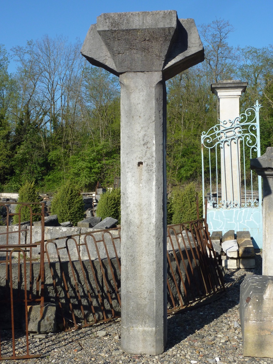 Antique column, Pillar  - Stone - Haussmannien - XIXthC.